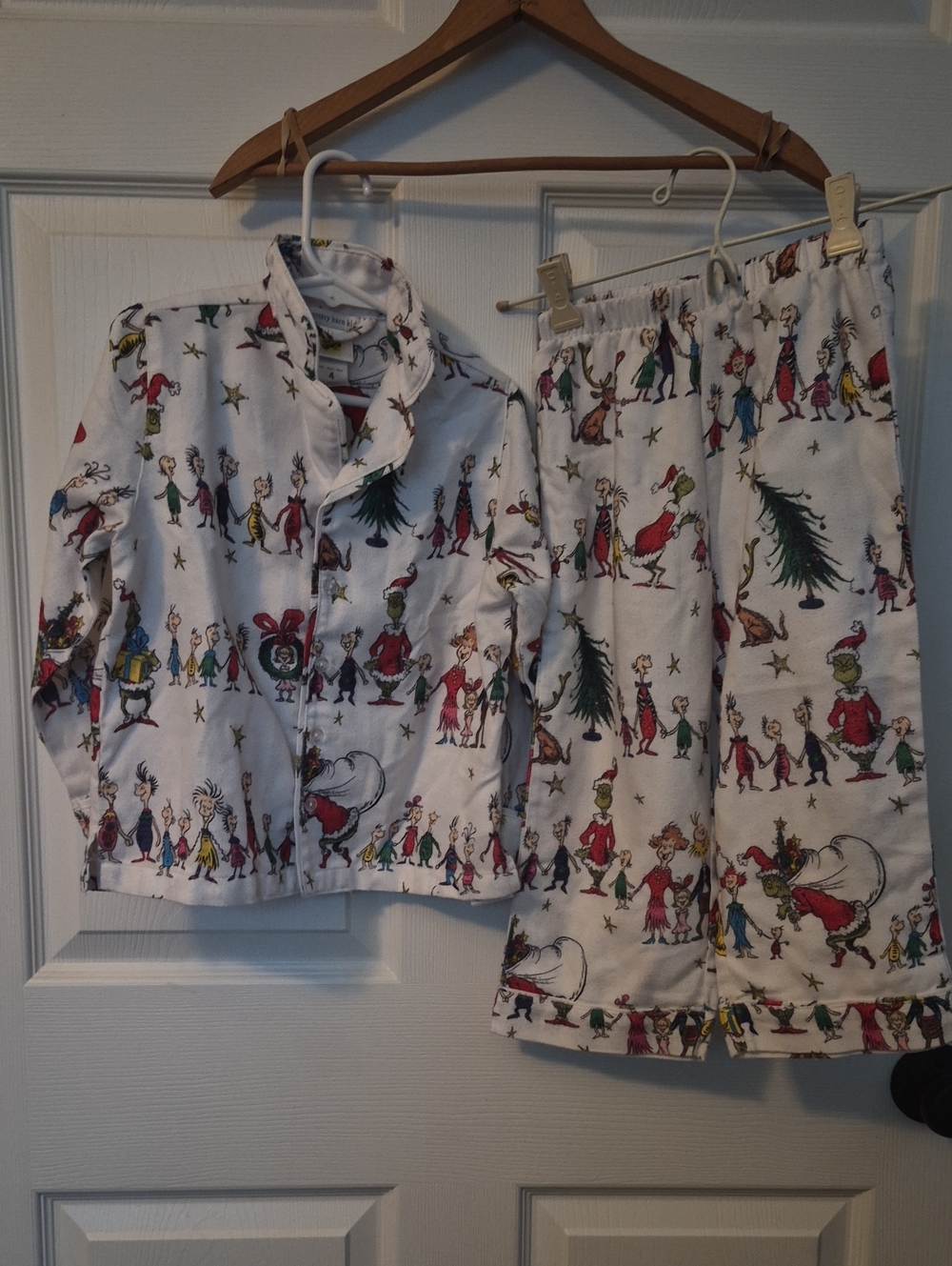 Pottery Barn Kids White Grinch-Pattern Pajama Set with Multicolor Characters